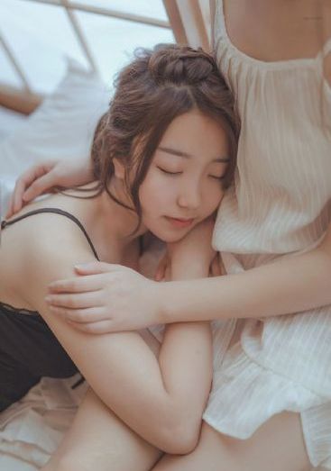 国产人妖在线二区观看一区_未删减完整版